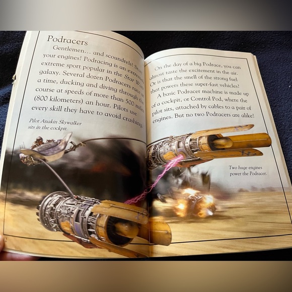 Chapter Books & Graphic Novels: Star Wars, Dogman, Ninjago, Jedi Academy, etc - Picture 4 of 11